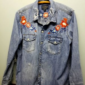 Lucky Brand Womens True Indigo embroidered distressed denimn button up